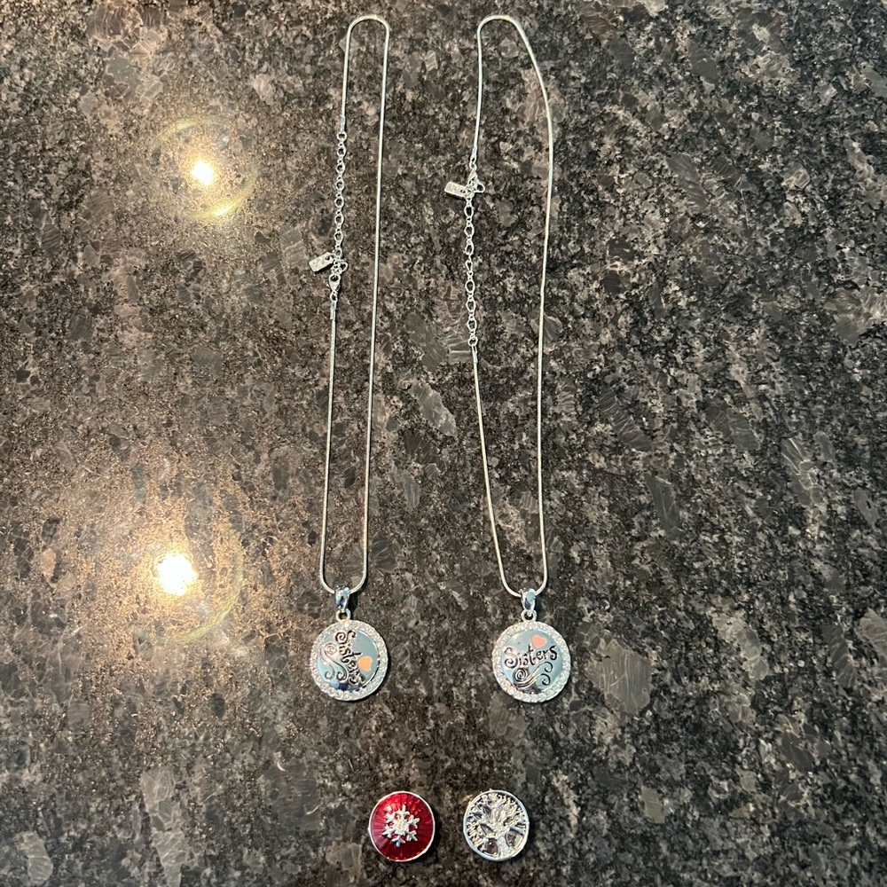 Elegant Silver Pendant Necklace Set